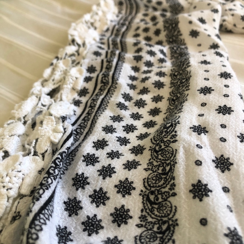 American Rag blouse - Picture 2 of 3